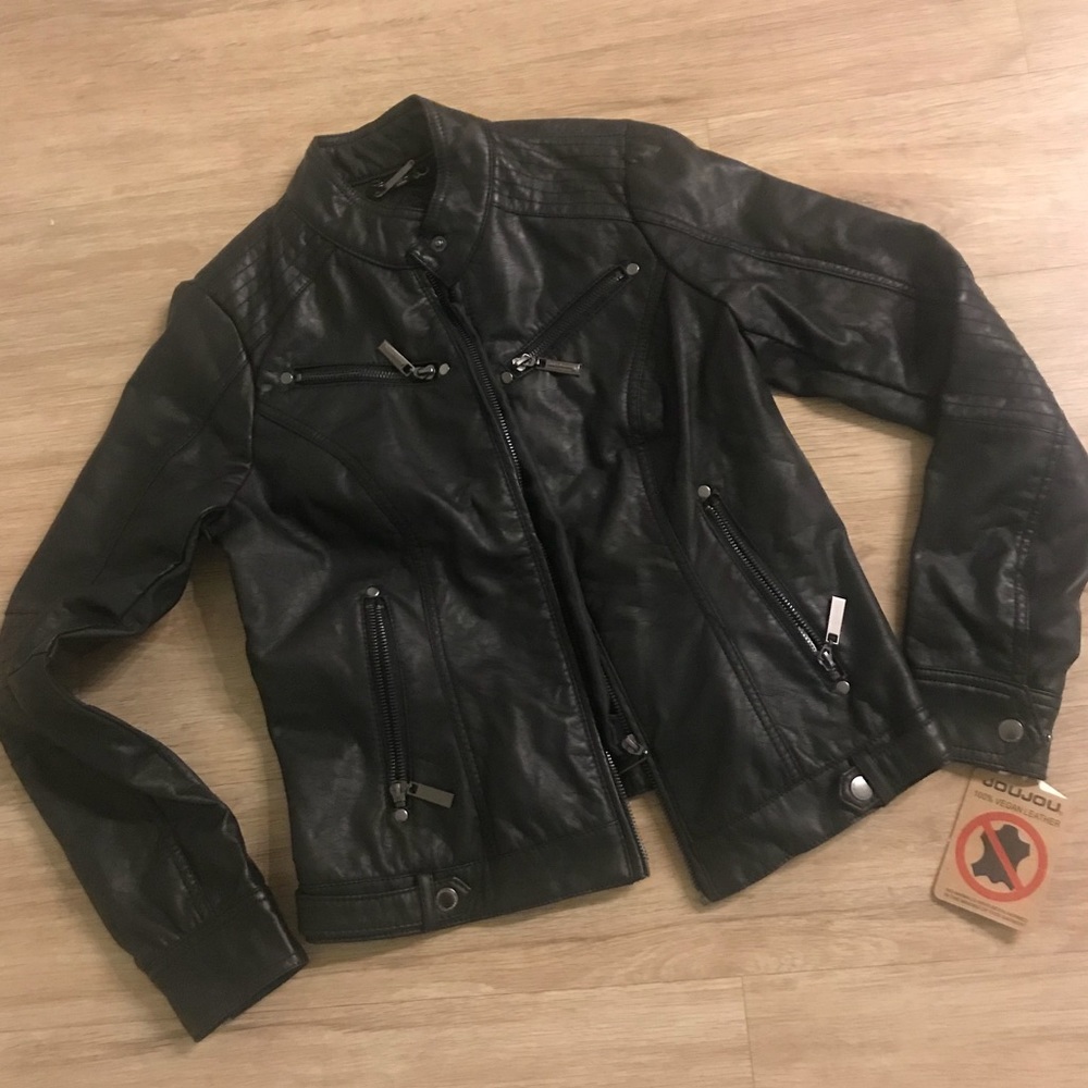 Black vegan leather jacket 🖤
